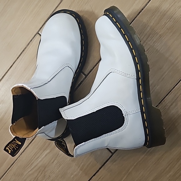Dr. Marten White Chelsea Boot - Picture 1 of 6